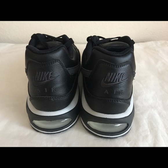 Men’s Nike Air MaxCommand Leather - Picture 6 of 10
